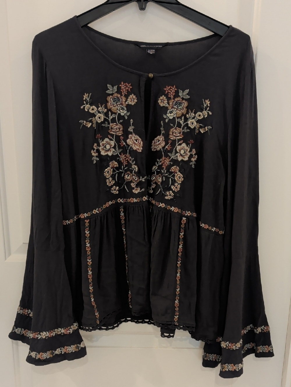 American Eagle Outfitters Blue Gray Embroidered Floral Peasant Blouse
